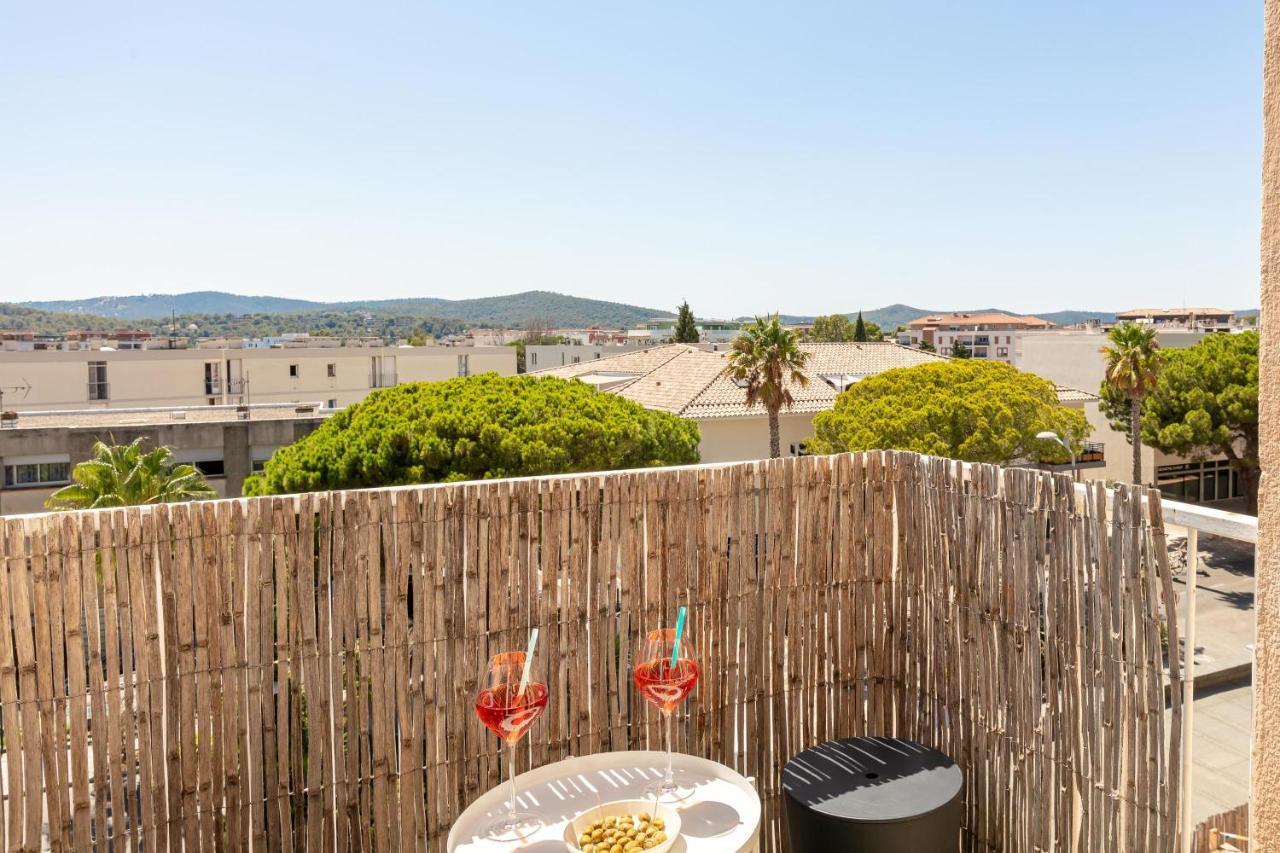 Le Blue Sea - Appt Classe 3 Etoiles A 650M De La Plage Le Lavandou Exteriér fotografie